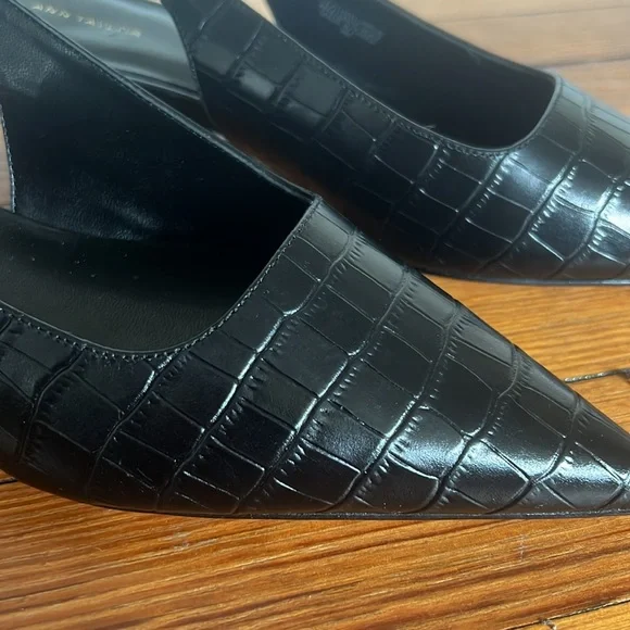Ann Taylor Elegant Black Croc Embossed Leather Pointy Toe Slingback Heels - 9 - Picture 3 of 10